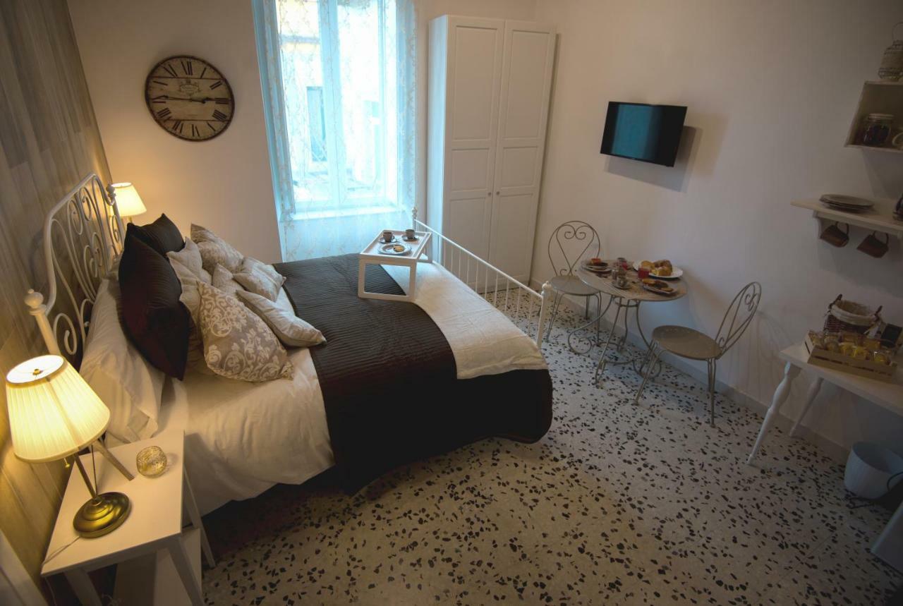 Elegant B&B - Il Vicolo Storico Salerno Dış mekan fotoğraf